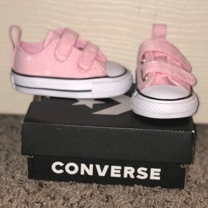 Pink and whit polka dot baby girl Size 2 Converse